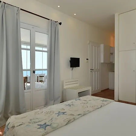 Charming In With Swimming Pool 3*