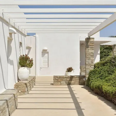 Charming In With Swimming Pool Hotel 3*